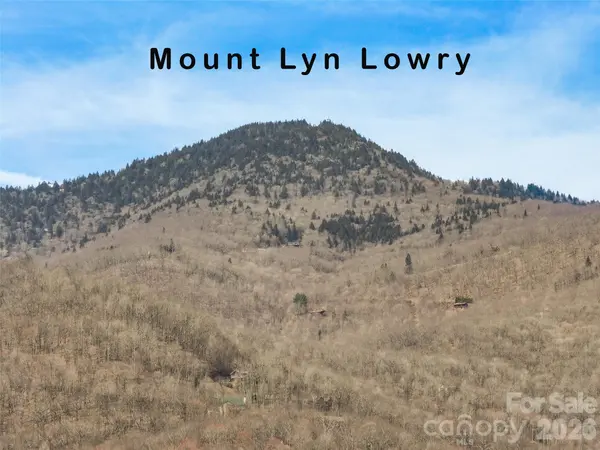 33 Freedom DR, Waynesville, NC 28786