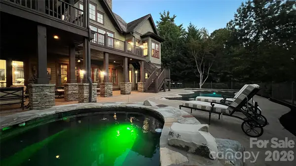 538 Chestertown DR, Mill Spring, NC 28756