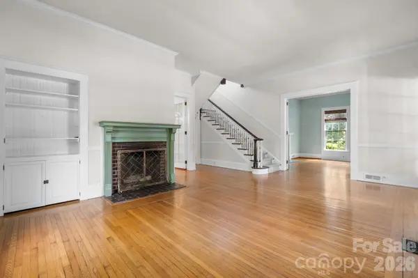 130 N Mulberry ST, Statesville, NC 28677