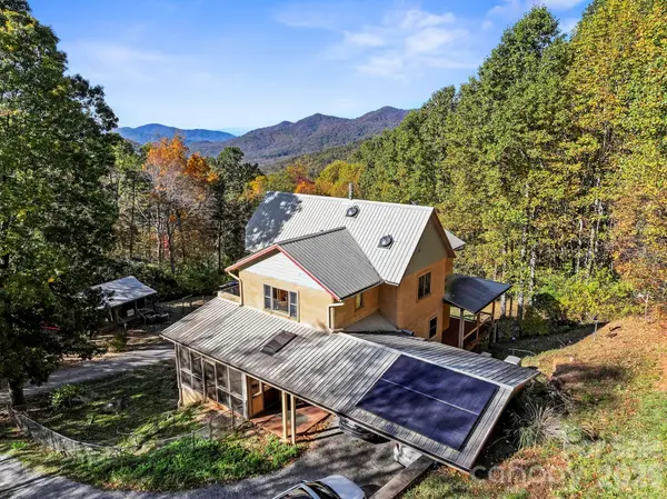 97 Old Cove RD, Black Mountain, NC 28711
