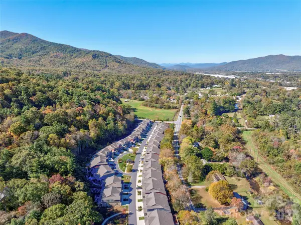 509 Sweet Birch Park LN, Black Mountain, NC 28711