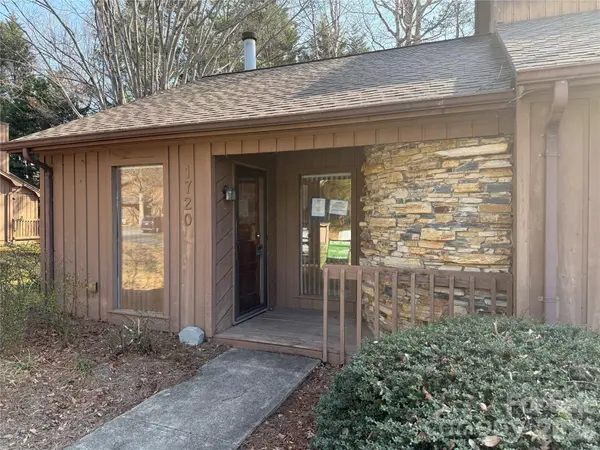 1720 12th ST NE, Hickory, NC 28601