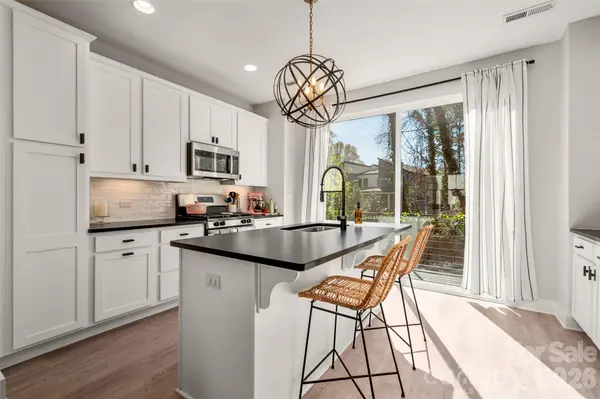 566 West End DR, Charlotte, NC 28208
