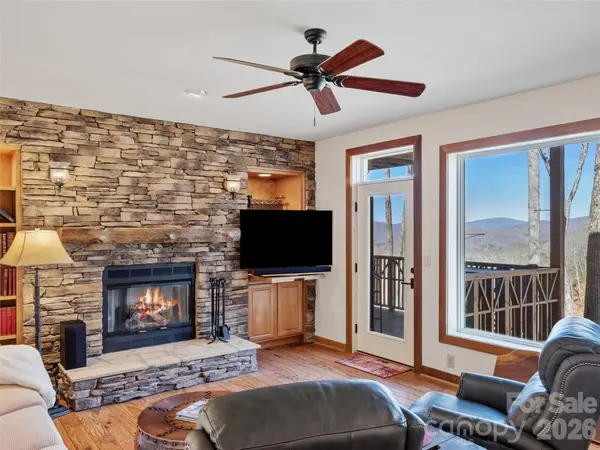 61 Creekside WAY #G201, Burnsville, NC 28714