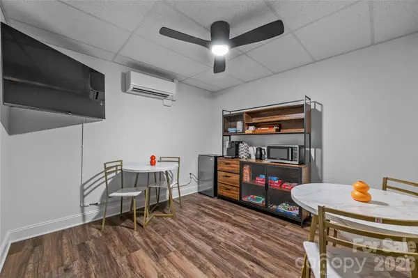 42 Furman AVE, Asheville, NC 28801
