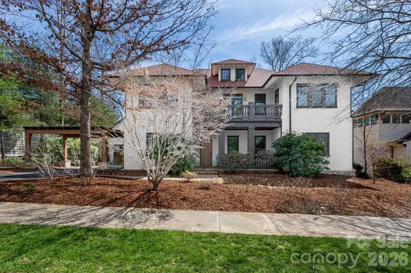 236 Racquet Club RD, Asheville, NC 28803