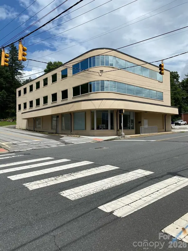337 Oak AVE, Spruce Pine, NC 28777