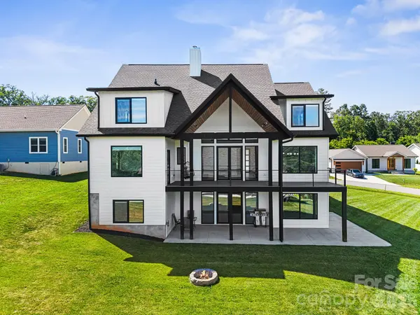1026 Hillside Ridge RD, Candler, NC 28715