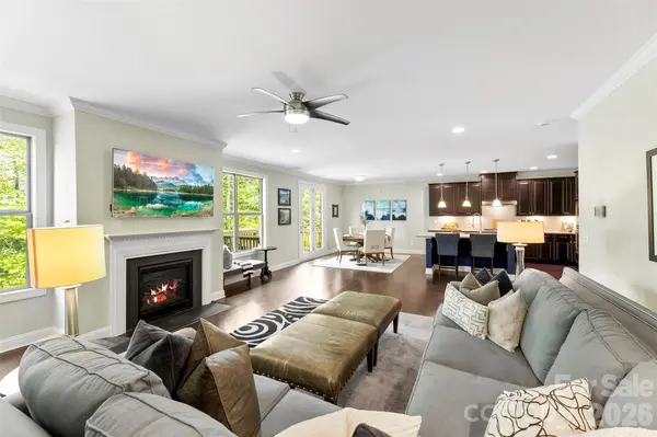 220 Kingsdown AVE, Charlotte, NC 28270
