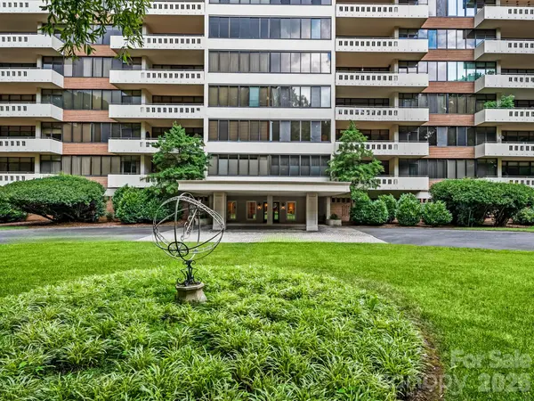 2633 Richardson DR #8B, Charlotte, NC 28211