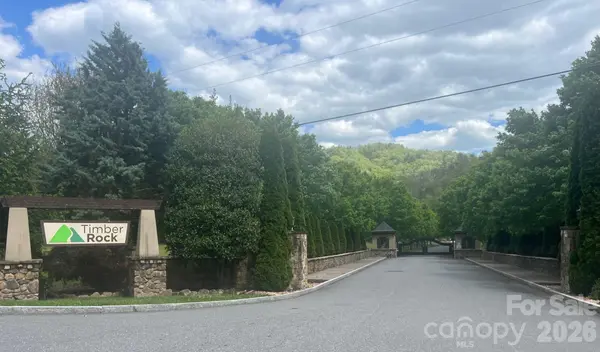 531 Roca Vista DR, Lenoir, NC 28645