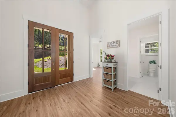 227 Northview DR, Hendersonville, NC 28791