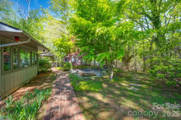 176 Fox Run LN, Tryon, NC 28782