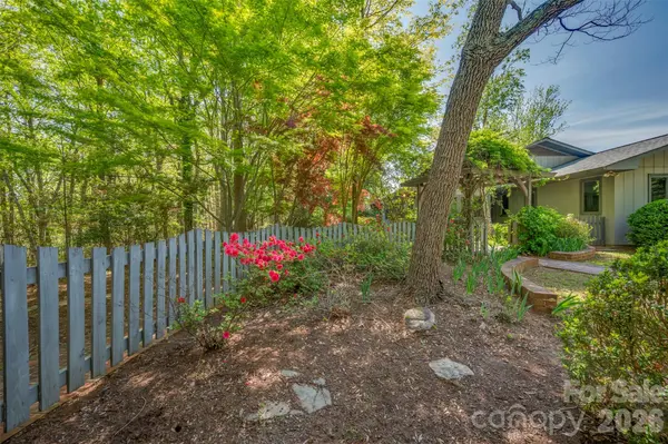 176 Fox Run LN, Tryon, NC 28782