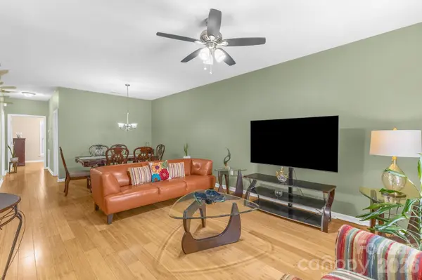 709 Villas CT, Asheville, NC 28806