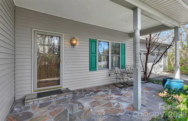 63 Wanei CT, Brevard, NC 28712