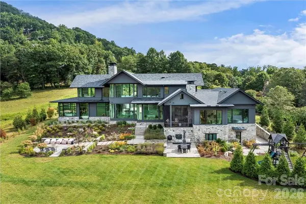 214 Folkestone LN, Arden, NC 28704