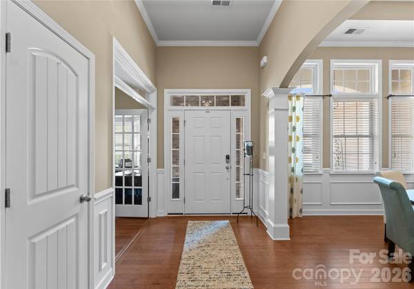 596 Rosemary LN, Tega Cay, SC 29708