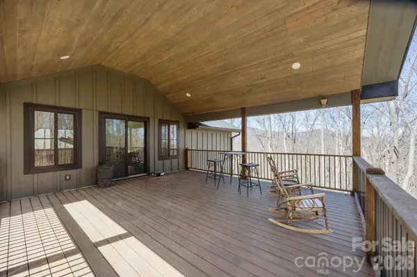 215 Ridgeway RD, Candler, NC 28715