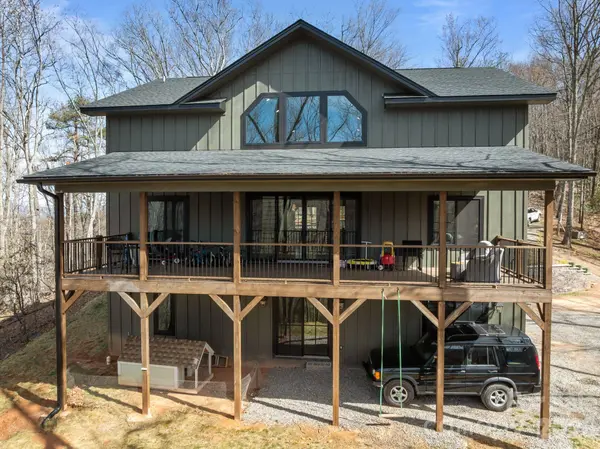 215 Ridgeway RD, Candler, NC 28715