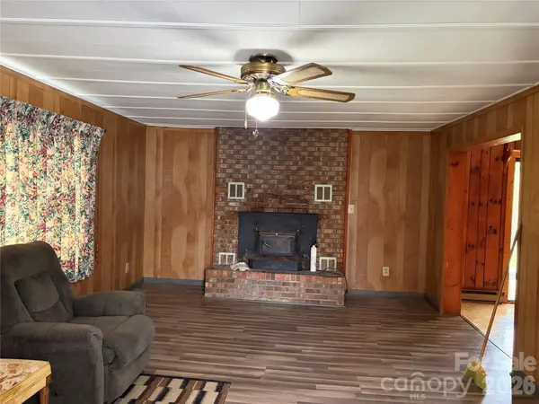 72 Alexander RD, Weaverville, NC 28787