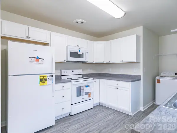 540 Broadway CT, Statesville, NC 28677