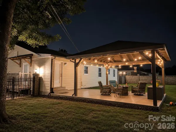 9202 Elgin DR, Charlotte, NC 28214
