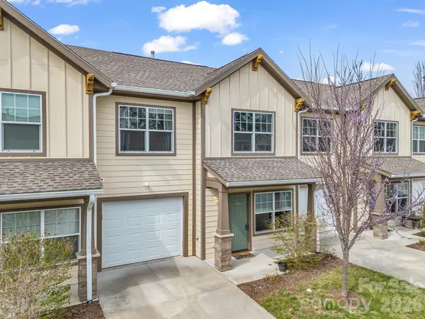 1106 Lynwood Forest RD, Arden, NC 28704