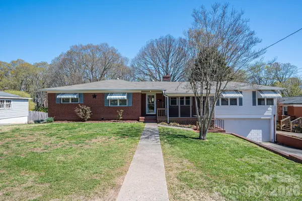 608 N State ST, Lincolnton, NC 28092