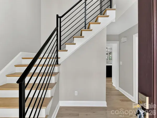2597 Penngate DR, Sherrills Ford, NC 28673