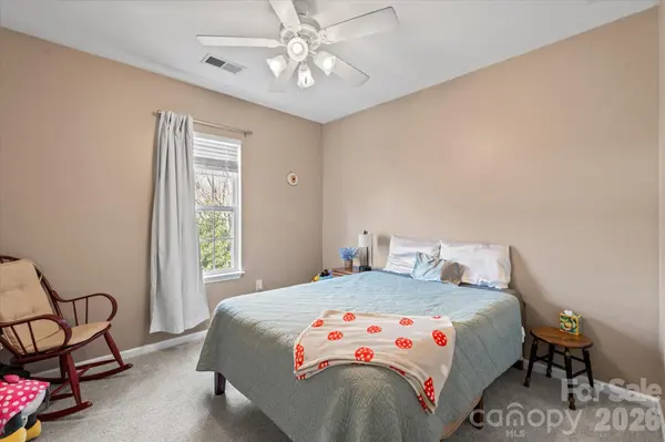 233 Appeldoorn CIR, Asheville, NC 28803