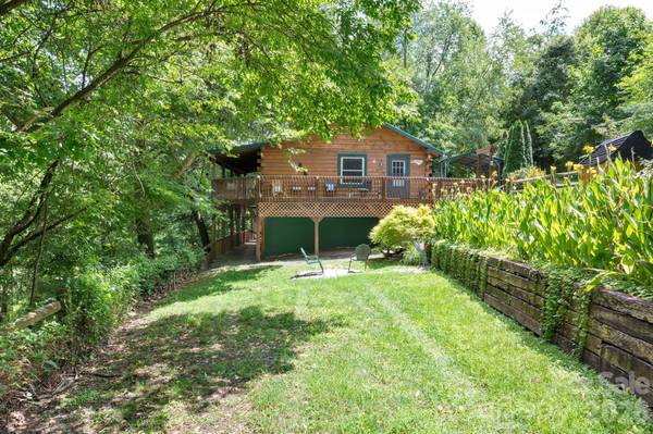8 Blue Sky DR, Leicester, NC 28748