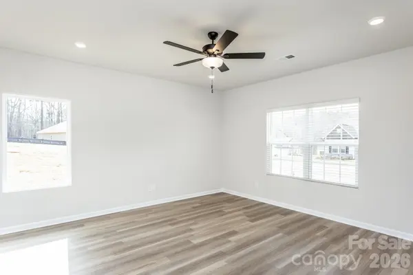 3417 Robindale DR, Winston Salem, NC 27127