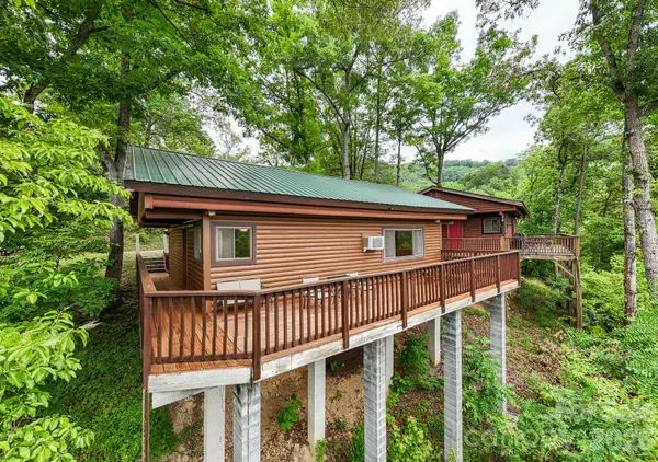 307 Blue Ridge Pkwy, Bryson City, NC 28713