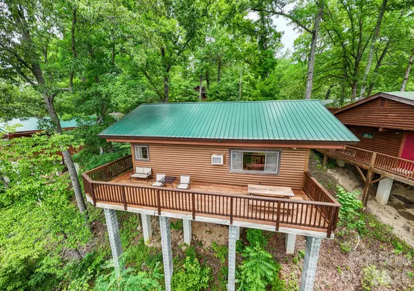 307 Blue Ridge Pkwy, Bryson City, NC 28713