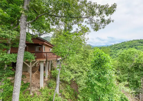 307 Blue Ridge Pkwy, Bryson City, NC 28713