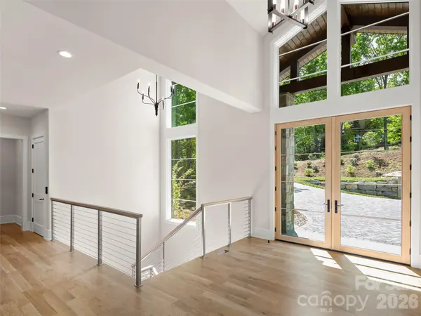 87 Misty Valley Pkwy, Arden, NC 28704
