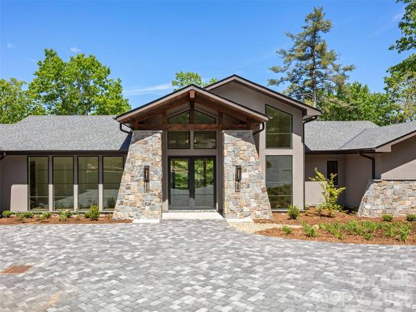 87 Misty Valley Pkwy, Arden, NC 28704