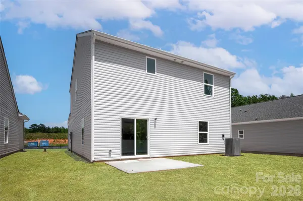 3410 Robindale DR, Winston Salem, NC 27107