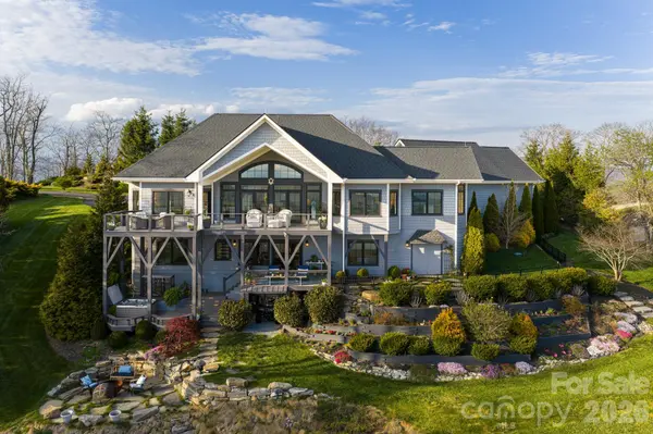 89 N Snow Ridge DR, Hendersonville, NC 28792