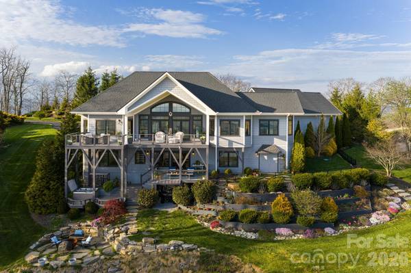 89 N Snow Ridge DR, Hendersonville, NC 28792