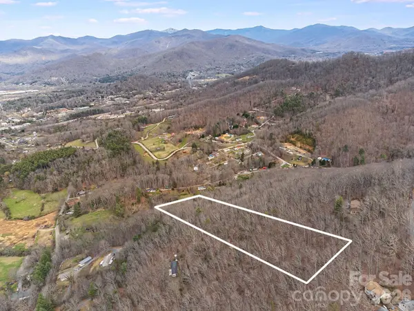 99999 Oak Ridge RD, Swannanoa, NC 28778