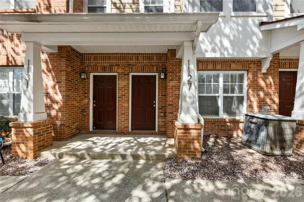 1127 Ilana CT, Charlotte, NC 28204