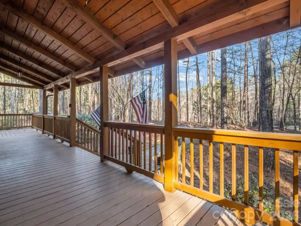907 Hidden Lake Pkwy, Nebo, NC 28761