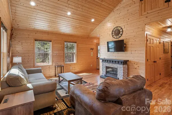 128 Deer Antler DR, Purlear, NC 28665