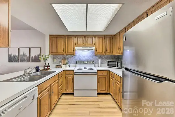106 Sage CT, Maggie Valley, NC 28716