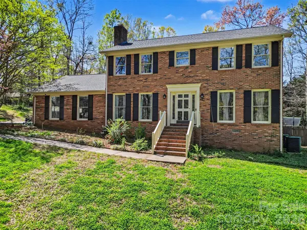 1560 Chatham CT NW, Concord, NC 28027