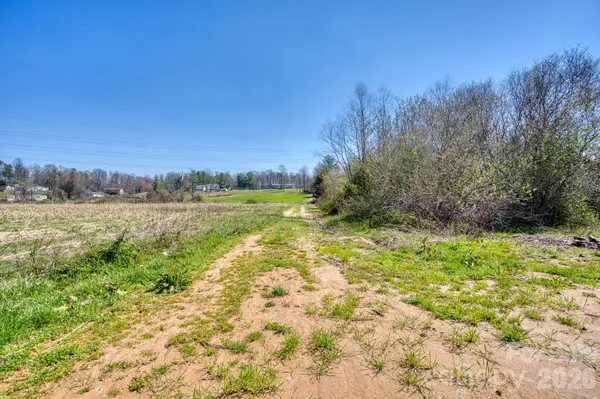 TBD Mohican TRL, Hendersonville, NC 28726