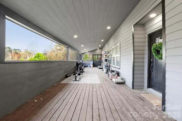 67 Nimitz DR, Brevard, NC 28712