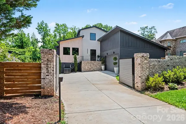 1423 S Wendover RD, Charlotte, NC 28211